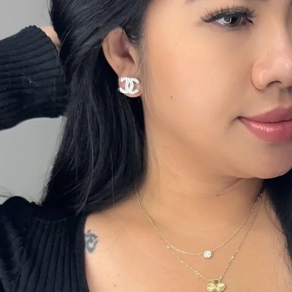 CHANEL Silver Crystal CC stud earrings - Picture 5 of 6